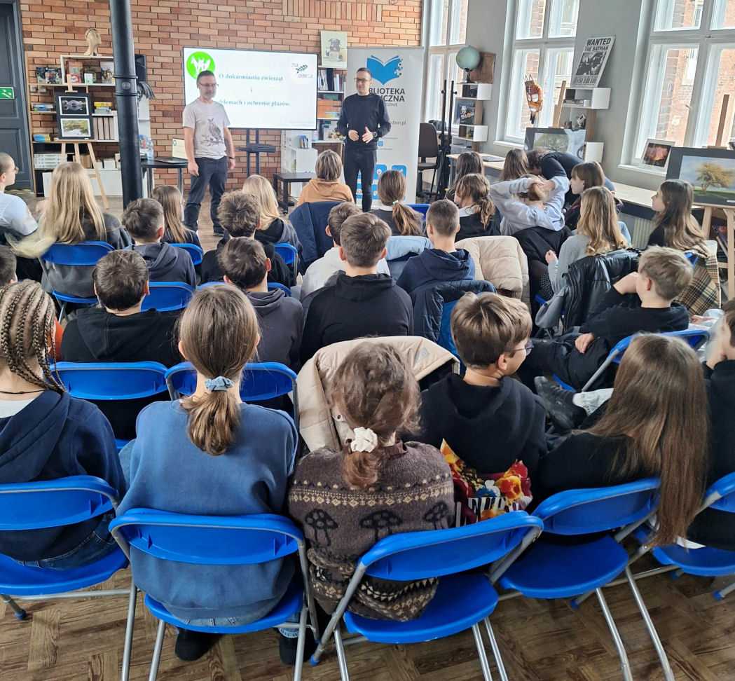 prezentacja lekcja zajęcia edukacja o dokarmianiu ptaków zimą czy dokarmiać i o ochronie płazów o problemach płazó